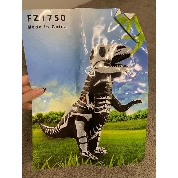 New Inflatable Dino Costume Halloween - Picture 1 of 2